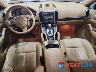 Zdjęcie 8 z 12 samochodu: 2012 PORSCHE CAYENNE S HYBRID VIN:WP1AE2A26CLA92265 - miniatura