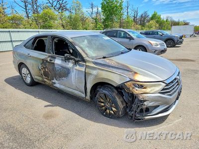 Czwarte zdjęcie samochodu z boku: 2020 VOLKSWAGEN JETTA S VIN:3VWCB7BU3LM043035 - miniatura