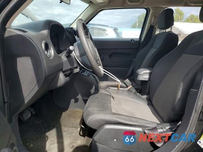 Zdjęcie 7 z 13 samochodu: 2014 JEEP PATRIOT SPORT VIN:1C4NJPBA6ED574930 - miniatura