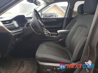 Zdjęcie 7 z 13 samochodu: 2023 JEEP GRAND CHEROKEE LAREDO VIN:1C4RJHAG1P8104345 - miniatura