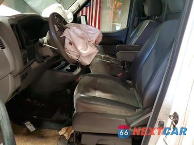 Zdjęcie 7 z 14 samochodu: 2017 NISSAN NV 2500 DELIVERY VAN VIN:1N6BF0KY4HN805845 - miniatura