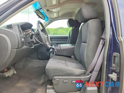 Zdjęcie 7 z 12 samochodu: 2011 CHEVROLET SILVERADO K1500 LT VIN:1GCRKSE3XBZ439902 - miniatura