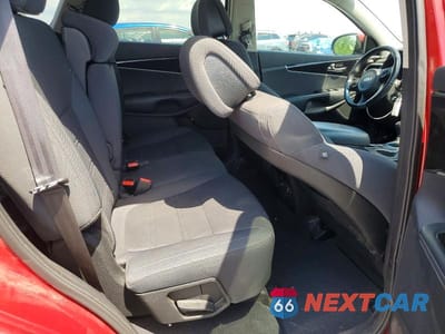 Zdjęcie 11 z 13 samochodu: 2016 KIA SORENTO LX VIN:5XYPG4A31GG144512 - miniatura