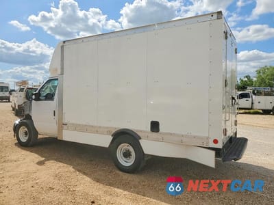 Drugie zdjęcie samochodu z przodu: 2021 FORD E350 DELIVERY TRUCK VIN:1FDWE3FN4MDC28738 - miniatura