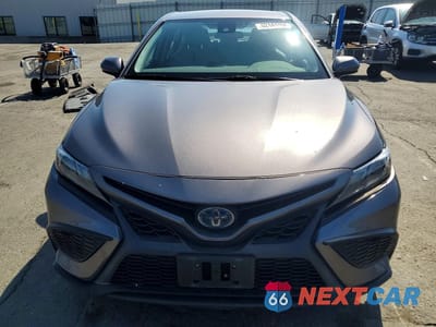 Piąte zdjęcie samochodu w środku: 2021 TOYOTA CAMRY SE VIN:4T1G31AK2MU563265 - miniatura