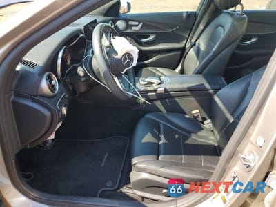 Zdjęcie 7 z 12 samochodu: 2019 MERCEDES-BENZ C 300 4MATIC VIN:55SWF8EB3KU302953 - miniatura