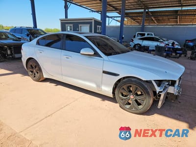 Czwarte zdjęcie samochodu z boku: 2020 JAGUAR XE S VIN:SAJAJ4FX7LCP64476 - miniatura