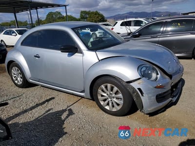 Czwarte zdjęcie samochodu z boku: 2014 VOLKSWAGEN BEETLE VIN:3VWFP7AT6EM621381 - miniatura