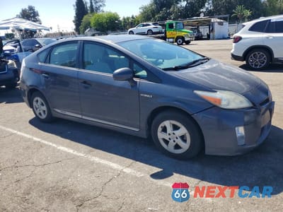 Czwarte zdjęcie samochodu z boku: 2011 TOYOTA PRIUS TWO VIN:JTDKN3DU0B1375389 - miniatura