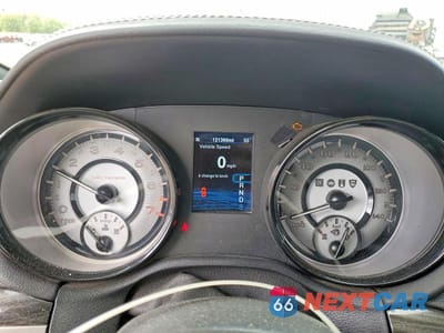 Zdjęcie 9 z 12 samochodu: 2014 CHRYSLER 300C VARVATOS VIN:2C3CCADG8EH239952 - miniatura