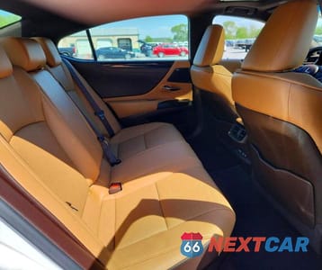 Zdjęcie 10 z 13 samochodu: 2021 LEXUS ES 300H VIN:58ADA1C16MU007417 - miniatura