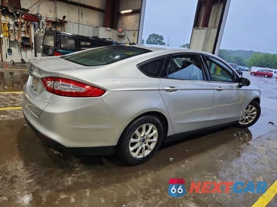 Trzecie zdjęcie samochodu z tyłu: 2016 FORD FUSION S VIN:3FA6P0G70GR214642 - miniatura