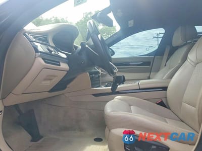 Zdjęcie 7 z 12 samochodu: 2014 BMW 750 XI VIN:WBAYB6C53ED224352 - miniatura