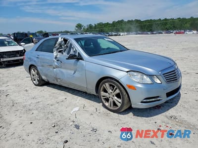 Czwarte zdjęcie samochodu z boku: 2013 MERCEDES-BENZ E 350 4MATIC VIN:WDDHF8JB9DA725294 - miniatura