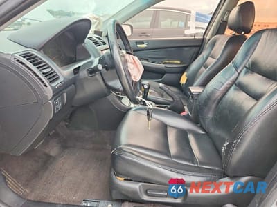 Zdjęcie 7 z 13 samochodu: 2003 HONDA ACCORD EX VIN:1HGCM66503A057158 - miniatura