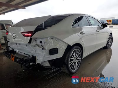 Trzecie zdjęcie samochodu z tyłu: 2025 MERCEDES-BENZ CLA 250 VIN:W1K5J4GB0SN556290 - miniatura