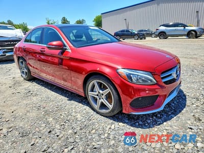 Czwarte zdjęcie samochodu z boku: 2017 MERCEDES-BENZ C 300 VIN:55SWF4JB1HU229346 - miniatura