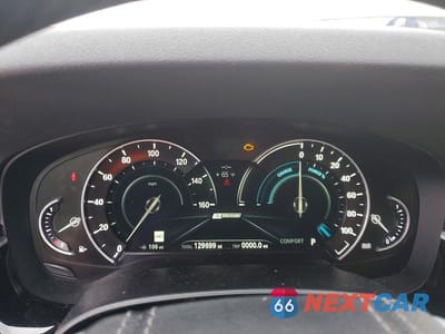 Zdjęcie 9 z 12 samochodu: 2019 BMW 530E VIN:WBAJA9C55KB389249 - miniatura