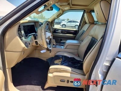 Zdjęcie 7 z 14 samochodu: 2010 LINCOLN NAVIGATOR L VIN:5LMJJ3H59AEJ10268 - miniatura