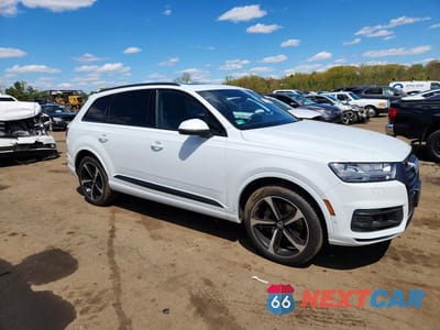 Czwarte zdjęcie samochodu z boku: 2019 AUDI Q7 PRESTIGE VIN:WA1VAAF7XKD009758 - miniatura