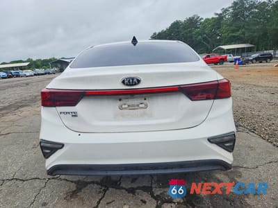 Zdjęcie 6 z 12 samochodu: 2019 KIA FORTE FE VIN:3KPF24ADXKE110190 - miniatura