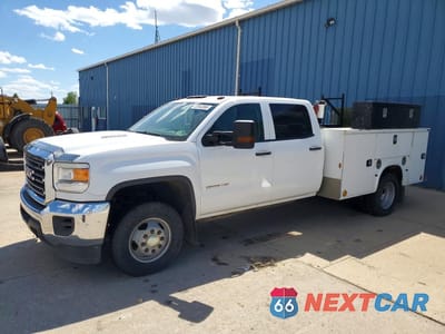 2015 GMC SIERRA K3500 1GD421C80FF648703 - główne zdjęcie licytacji z USA - miniatura