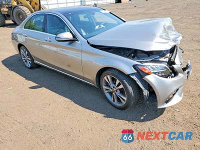 Czwarte zdjęcie samochodu z boku: 2019 MERCEDES-BENZ C 300 4MATIC VIN:55SWF8EB3KU302953 - miniatura