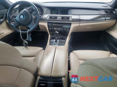 Zdjęcie 8 z 12 samochodu: 2012 BMW 750 I VIN:WBAKA8C58CCY37834 - miniatura