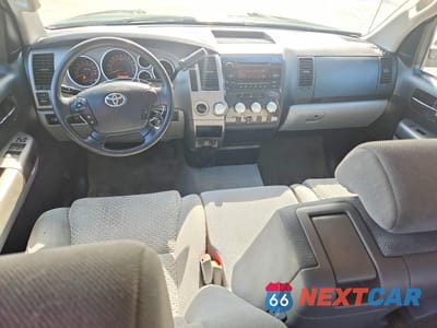Zdjęcie 8 z 12 samochodu: 2011 TOYOTA TUNDRA DOUBLE CAB SR5 VIN:5TFUY5F1XBX182761 - miniatura
