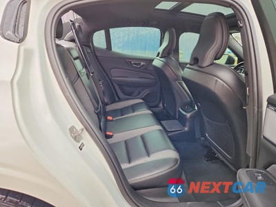 Zdjęcie 10 z 12 samochodu: 2019 VOLVO S60 T8 R-DESIGN VIN:7JRBR0FM2KG014177 - miniatura