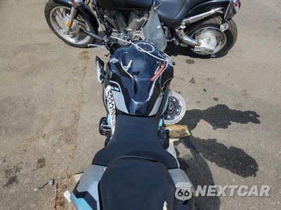 Zdjęcie 6 z 9 samochodu: 2025 KAWASAKI ZR900 S VIN:ML5ZRDS15SDA04466 - miniatura