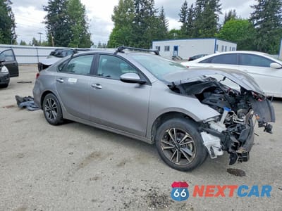 Czwarte zdjęcie samochodu z boku: 2023 KIA FORTE LXS VIN:3KPF24AD5PE595989 - miniatura