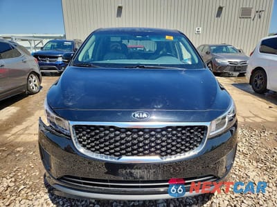 Piąte zdjęcie samochodu w środku: 2018 KIA SEDONA LX VIN:KNDMB5C1XJ6385952 - miniatura