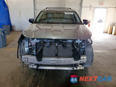 Piąte zdjęcie samochodu w środku: 2024 TOYOTA HIGHLANDER XLE VIN:5TDKDRBH5RS565875 - miniatura