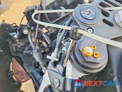 Zdjęcie 8 z 9 samochodu: 2021 YAMAHA YZFR1 VIN:JYARN66E6MA001454 - miniatura