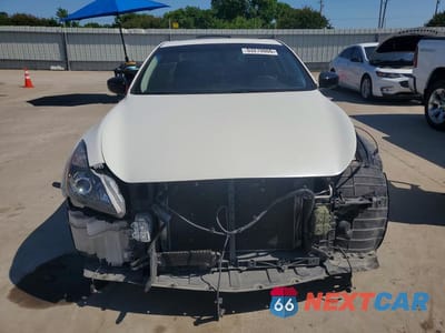Piąte zdjęcie samochodu w środku: 2015 INFINITI Q60 COUPE SPORT LIMITED VIN:JN1CV6EK3FM870020 - miniatura