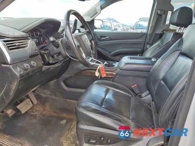 Zdjęcie 7 z 14 samochodu: 2019 CHEVROLET SUBURBAN K1500 LT VIN:1GNSKHKC8KR392756 - miniatura