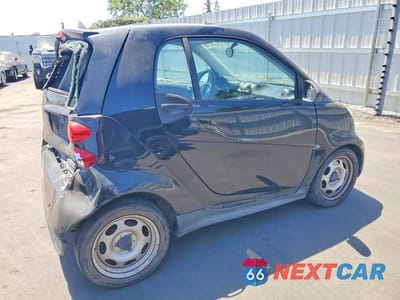 Trzecie zdjęcie samochodu z tyłu: 2015 SMART FORTWO PURE VIN:WMEEJ3BA6FK812752 - miniatura
