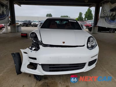 Piąte zdjęcie samochodu w środku: 2016 PORSCHE PANAMERA 2 VIN:WP0AA2A72GL007131 - miniatura