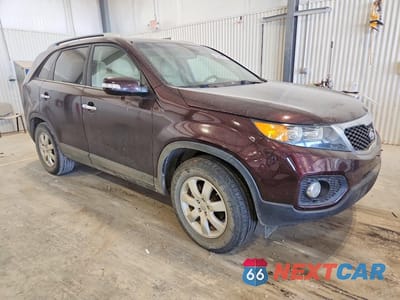 Czwarte zdjęcie samochodu z boku: 2013 KIA SORENTO LX VIN:5XYKT3A68DG382895 - miniatura