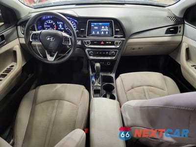 Zdjęcie 8 z 12 samochodu: 2019 HYUNDAI SONATA SE VIN:5NPE24AF8KH775193 - miniatura