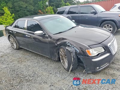 Czwarte zdjęcie samochodu z boku: 2013 CHRYSLER 300C VIN:2C3CCAEG7DH630426 - miniatura