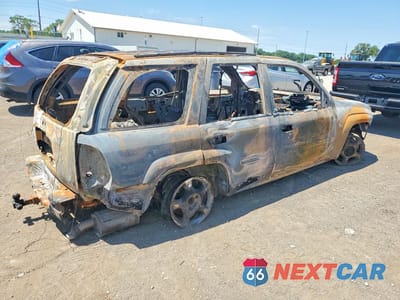 Trzecie zdjęcie samochodu z tyłu: 2008 CHEVROLET TRAILBLAZER LS VIN:1GNDT13S682233724 - miniatura