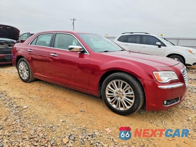 Czwarte zdjęcie samochodu z boku: 2013 CHRYSLER 300C VIN:2C3CCAKG2DH585710 - miniatura