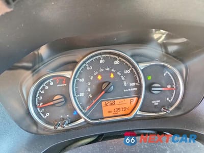 Zdjęcie 9 z 12 samochodu: 2018 TOYOTA YARIS 5-DOOR LE VIN:VNKKTUD3XJA096654 - miniatura