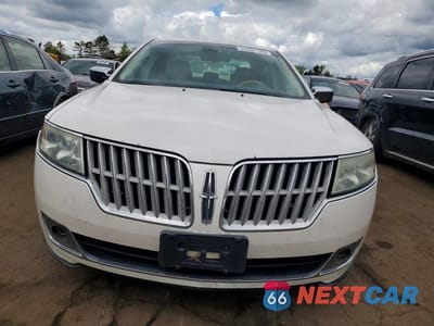 Piąte zdjęcie samochodu w środku: 2010 LINCOLN MKZ VIN:3LNHL2GCXAR642907 - miniatura