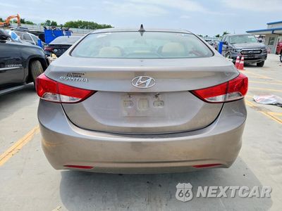 Zdjęcie 6 z 12 samochodu: 2013 HYUNDAI ELANTRA VIN:5NPDH4AE8DH331221 - miniatura