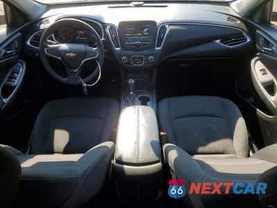 Zdjęcie 8 z 12 samochodu: 2018 CHEVROLET MALIBU LT VIN:1G1ZD5ST5JF126006 - miniatura