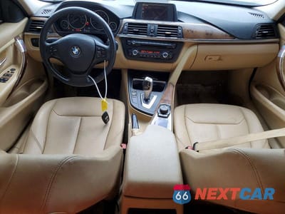 Zdjęcie 8 z 12 samochodu: 2013 BMW 328 I VIN:WBA3A5G5XDNP22218 - miniatura