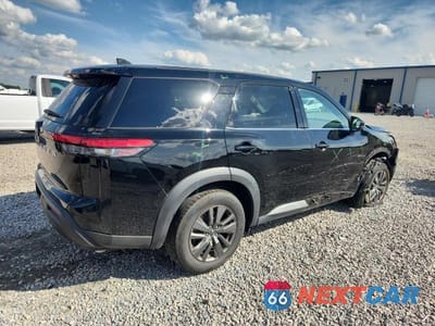 Trzecie zdjęcie samochodu z tyłu: 2022 NISSAN PATHFINDER S VIN:5N1DR3AA0NC215511 - miniatura